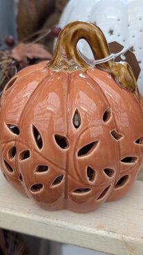 Cosy autumn gifts & homes